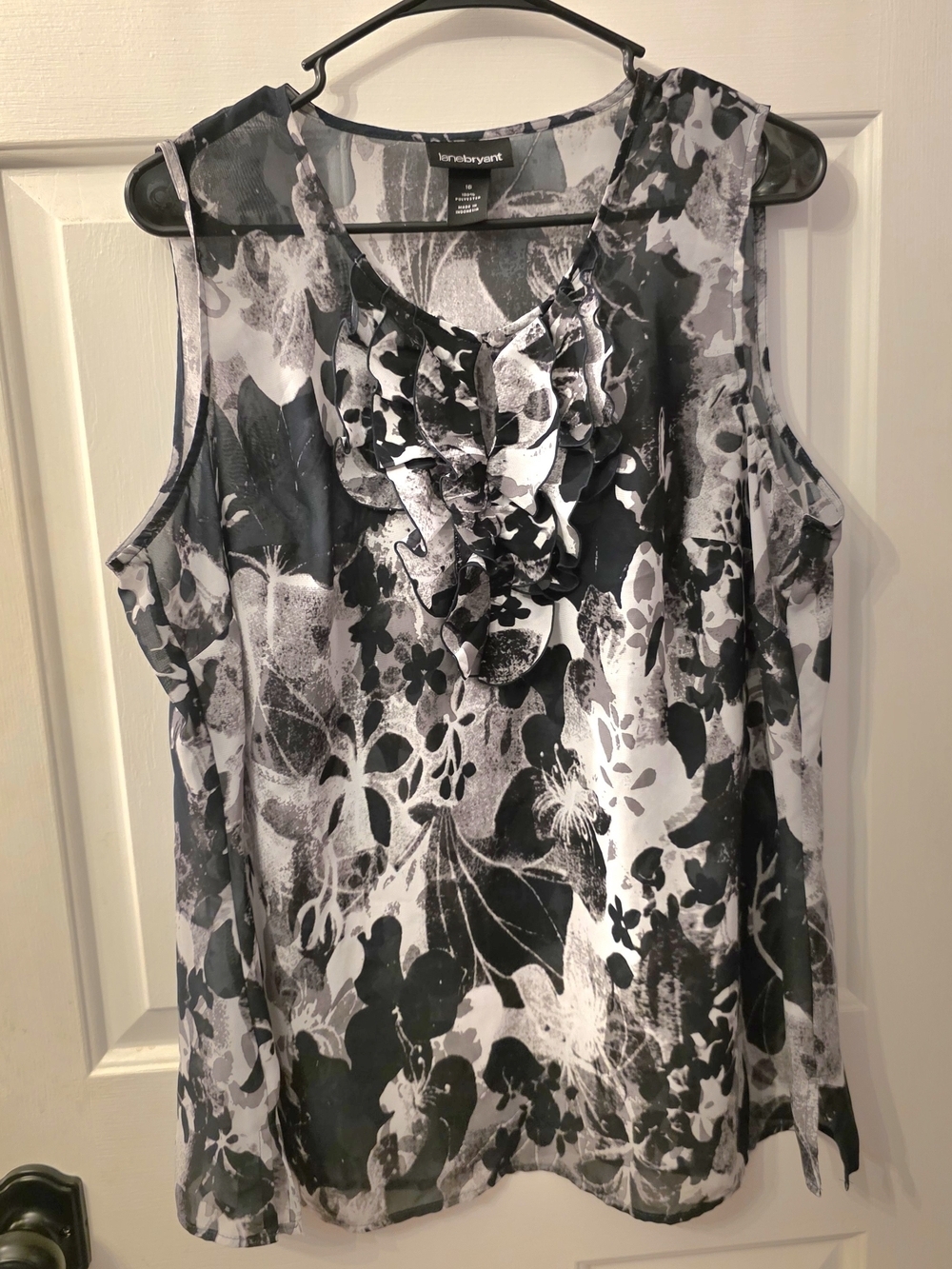 Lane Bryant Black White Floral Ruffle Sleeveless Blouse Size 16 Sheer Career Top
